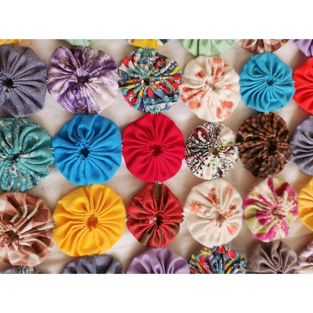 Gorgeous Vintage Handmade YoYo Hand Sewn Quilt Topper Stylish Cottage 94 × 51‎